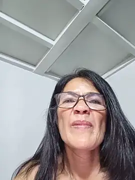 ImYourWoman_55 webcam