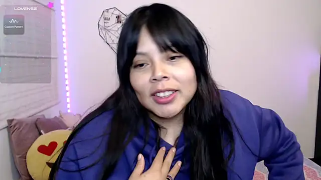 EllieMoonX webcam