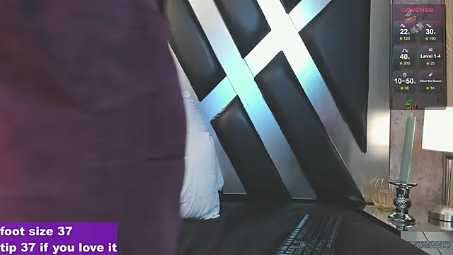CloePerson webcam