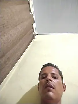 Alvarito_25 webcam