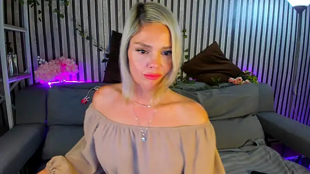 Betty_Brock webcam