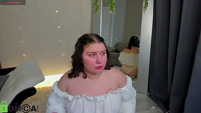 Velvet_Kisss webcam