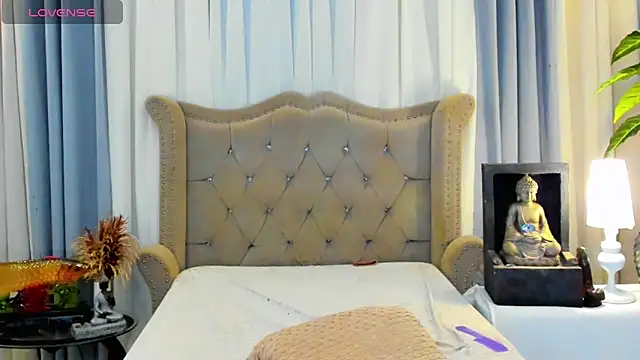 SeductiveAsianCum4hire webcam