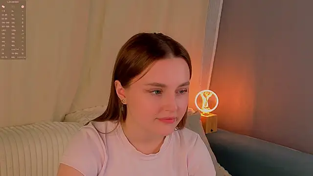 LorriMonz webcam