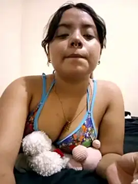 Daniela-Peruana webcam