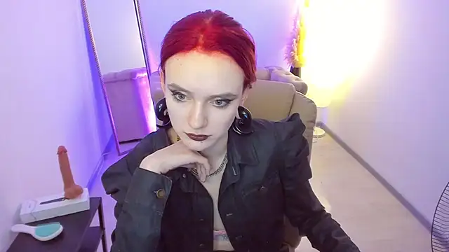 CrimsonMarquise webcam