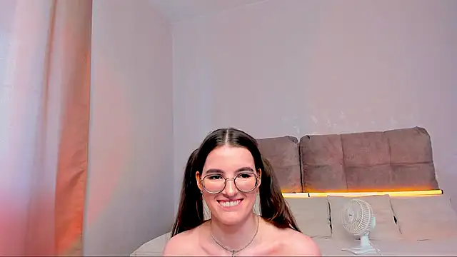 AriellaTesk webcam