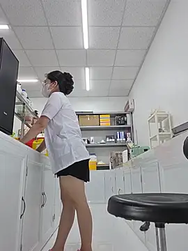 HinaLovely webcam