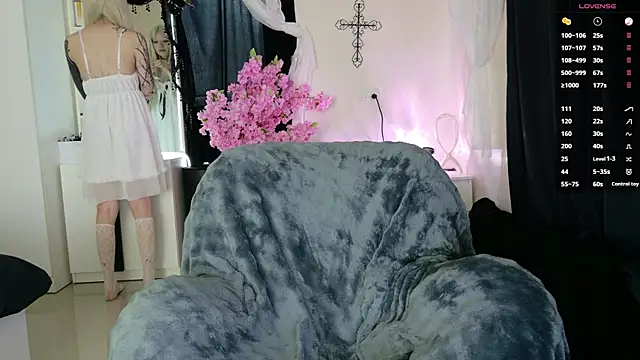 Lein_Bone live cam on StripChat