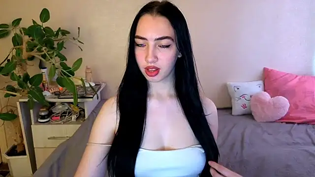 WildKittenX_ live cam on StripChat