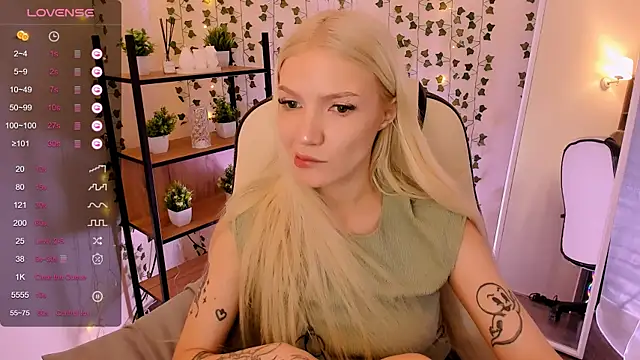 AnyaTaylor_ live cam on StripChat