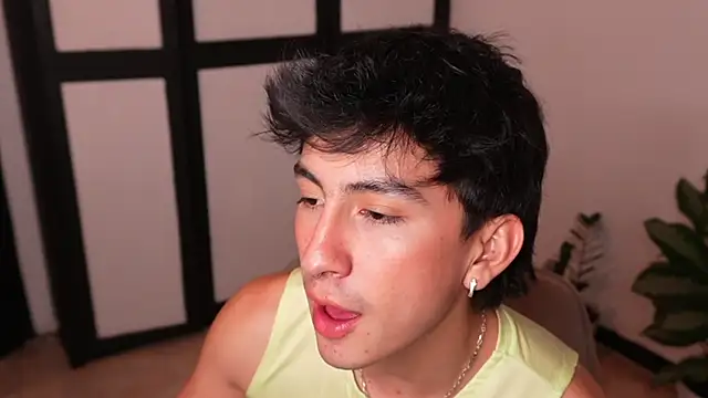 sweettaaron01 webcam