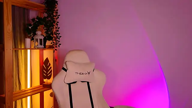 ElenaMonroe webcam