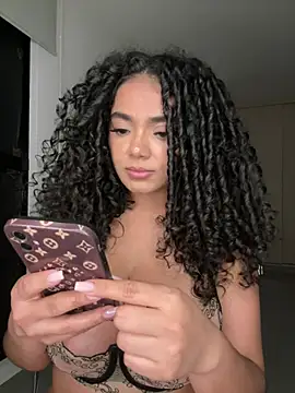 Curlyierr webcam