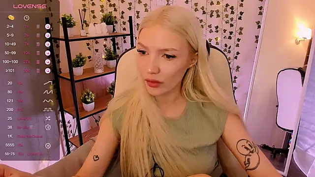 AnyaTaylor_ webcam
