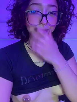 LilithMonette webcam