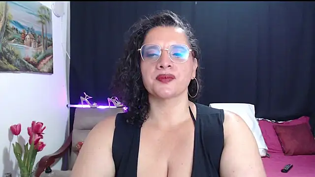 Aleja_Gonzales webcam