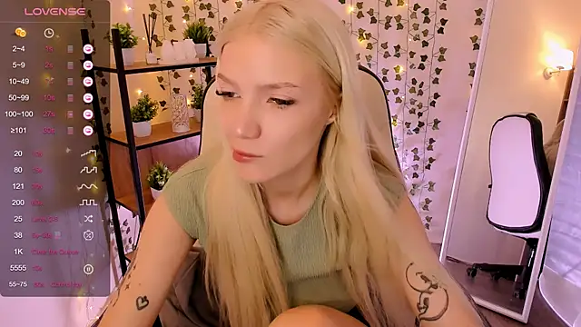 AnyaTaylor_ webcam