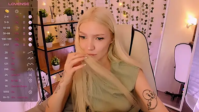 AnyaTaylor_ webcam
