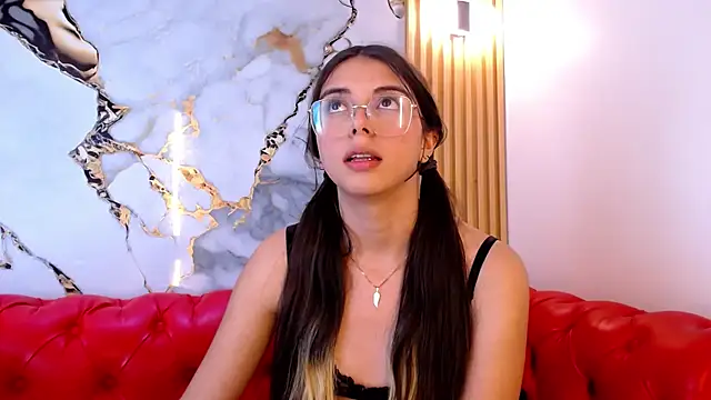 Watch Kyomi_Hunt live on EroticFlix - High definition streams