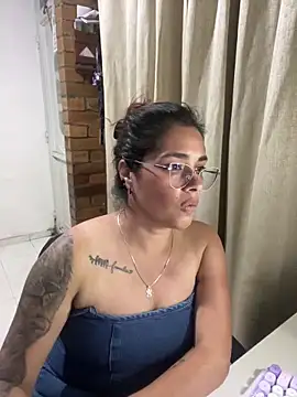 camigarcia1 - CamiGarcia1's free webcam - UK Sex Cams