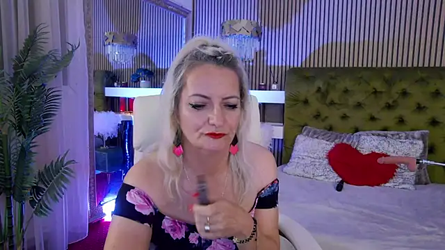 LadyTouch webcam