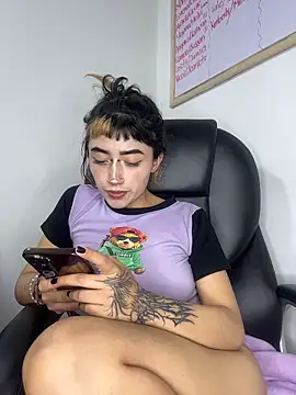 baby_akuma webcam