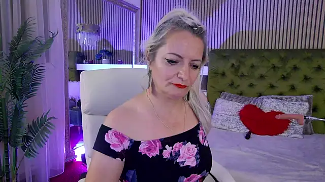 LadyTouch webcam