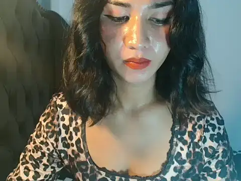 lava_lux live cam on StripChat