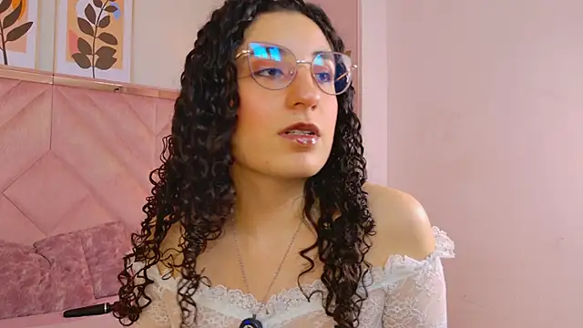 Watch DemiJones_ live on EroticFlix - High definition streams