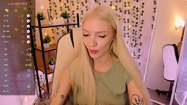 AnyaTaylor_ webcam