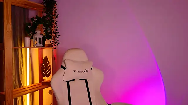 ElenaMonroe webcam