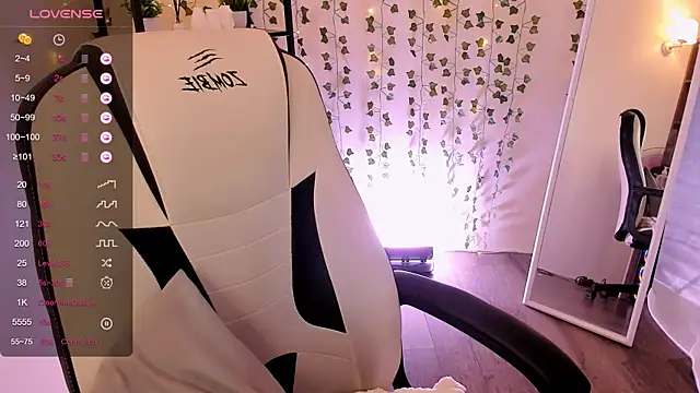 AnyaTaylor_ webcam