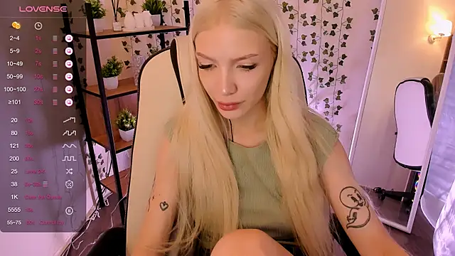 AnyaTaylor_ webcam
