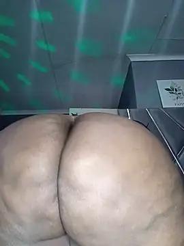 CocoBootyyy webcam