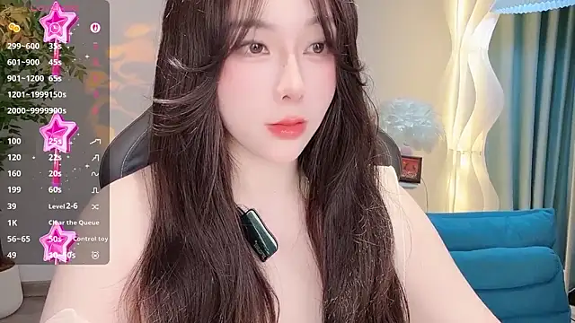 Liz-nn live cam on StripChat
