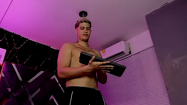 dominic_connor webcam