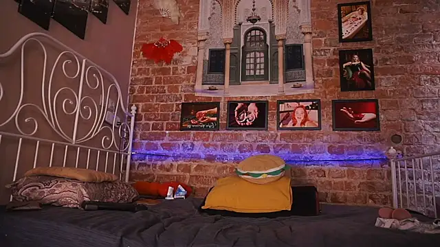 ass_gives webcam