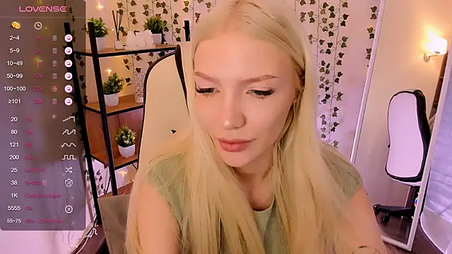 AnyaTaylor_ webcam