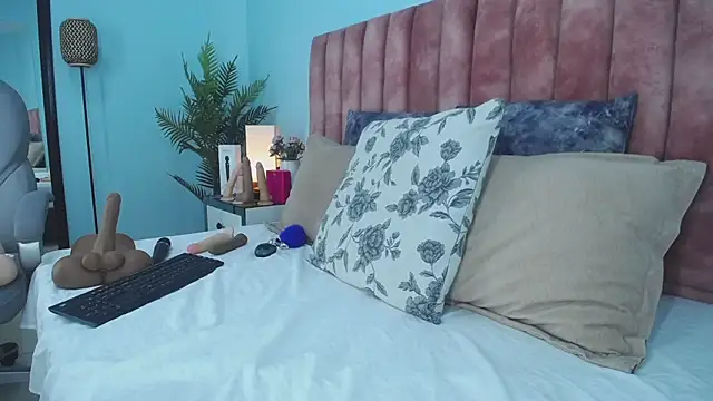 nana_levy webcam