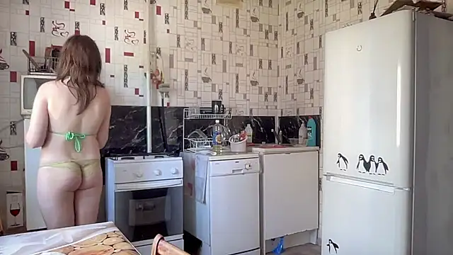 Watch Diamond_Tyler live on EroticFlix - High definition streams