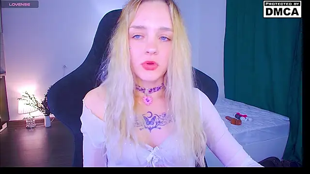 Aliceglass__ webcam