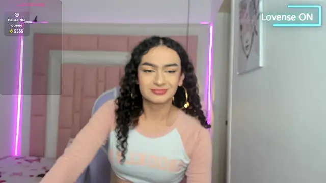scarletcherry18 webcam