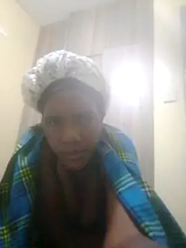 Creamymom4 webcam
