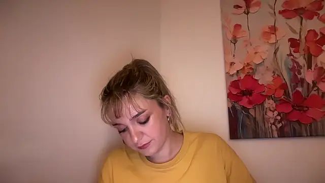 NeedyNida webcam