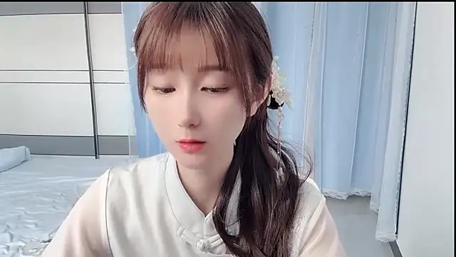 Vivi2222vivi webcam