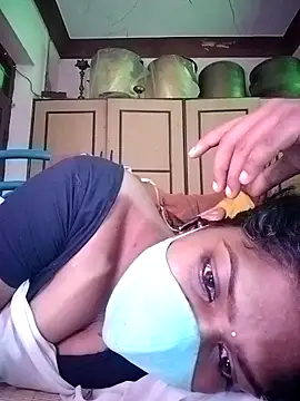 Tamil_Kavitha live cam on StripChat