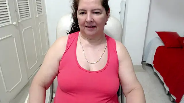 leonela_69 live cam on StripChat