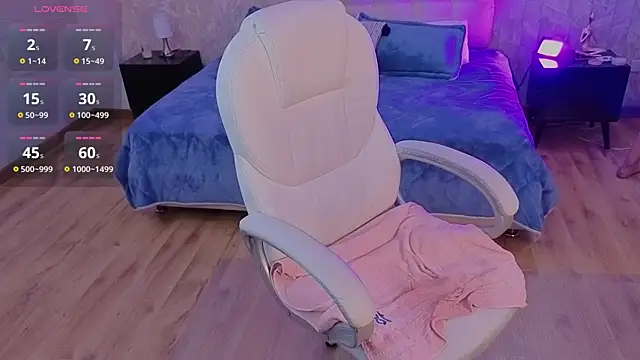 mia_bloom2 webcam