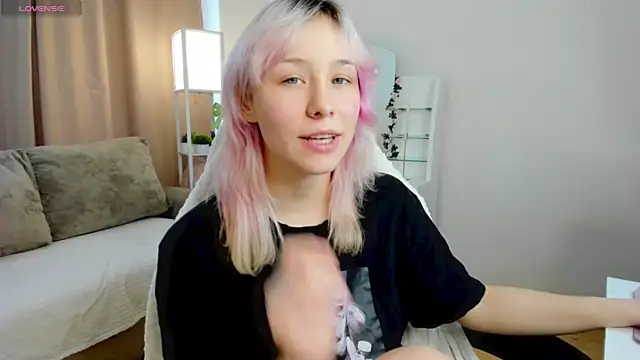 emilytrase - EmilyTrase's free webcam - UK Sex Cams